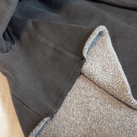 TNA Aritzia Cropped Sweatshirt - Picture 3 of 5